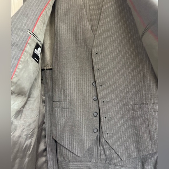 Stafford Suit - Picture 3 of 15